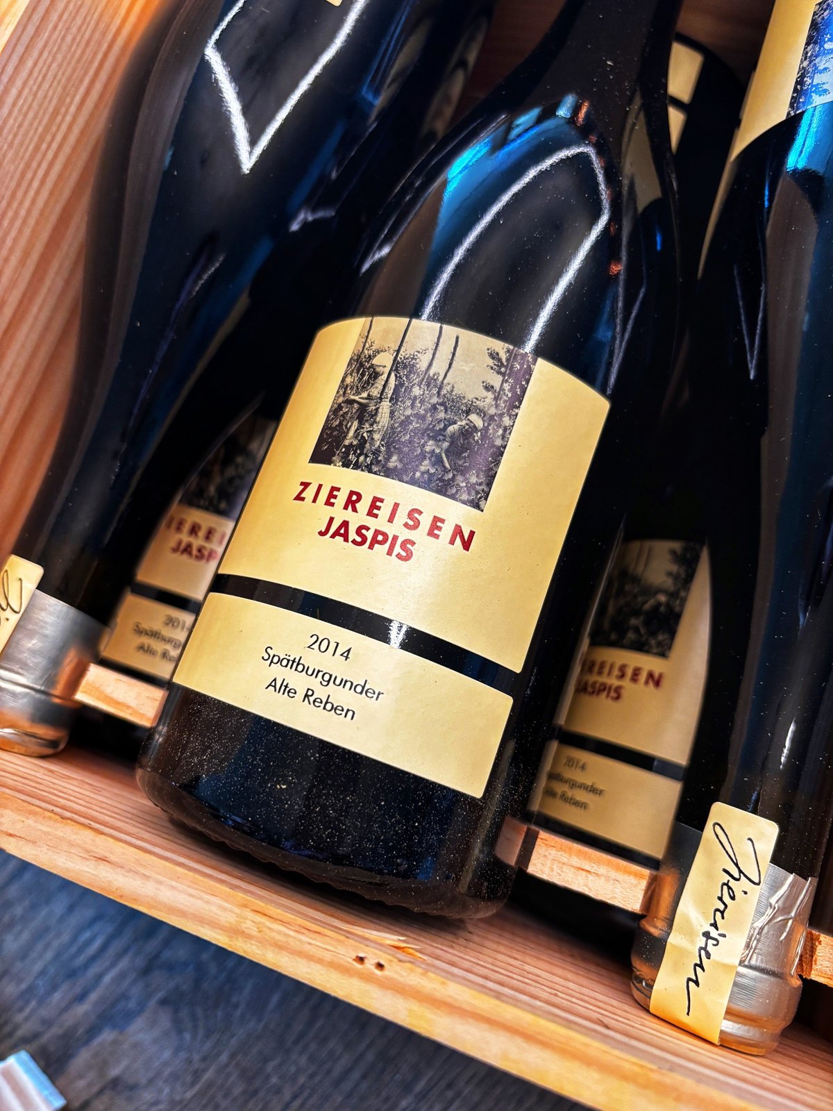 2014 JASPIS SPAETBURGUNDER ALTE REBEN ZIEREISEN